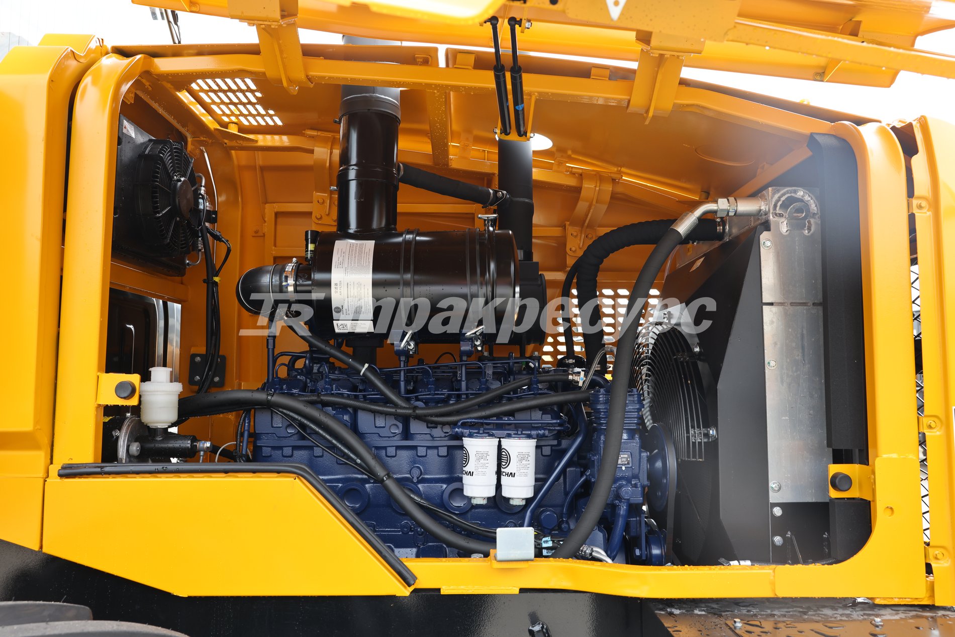 liftnet:gallery:/media/original_images/CDM835G-AGRI_9.JPG