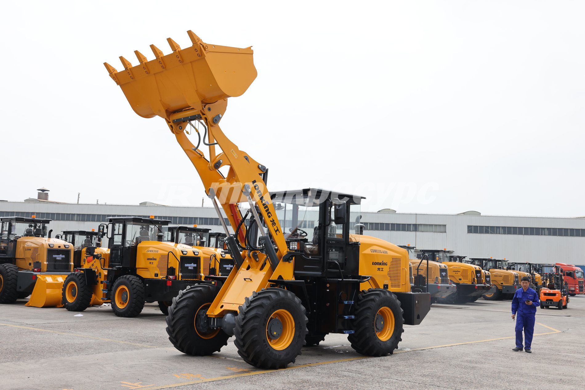 liftnet:gallery:/media/original_images/CDM835G-AGRI_2.JPG