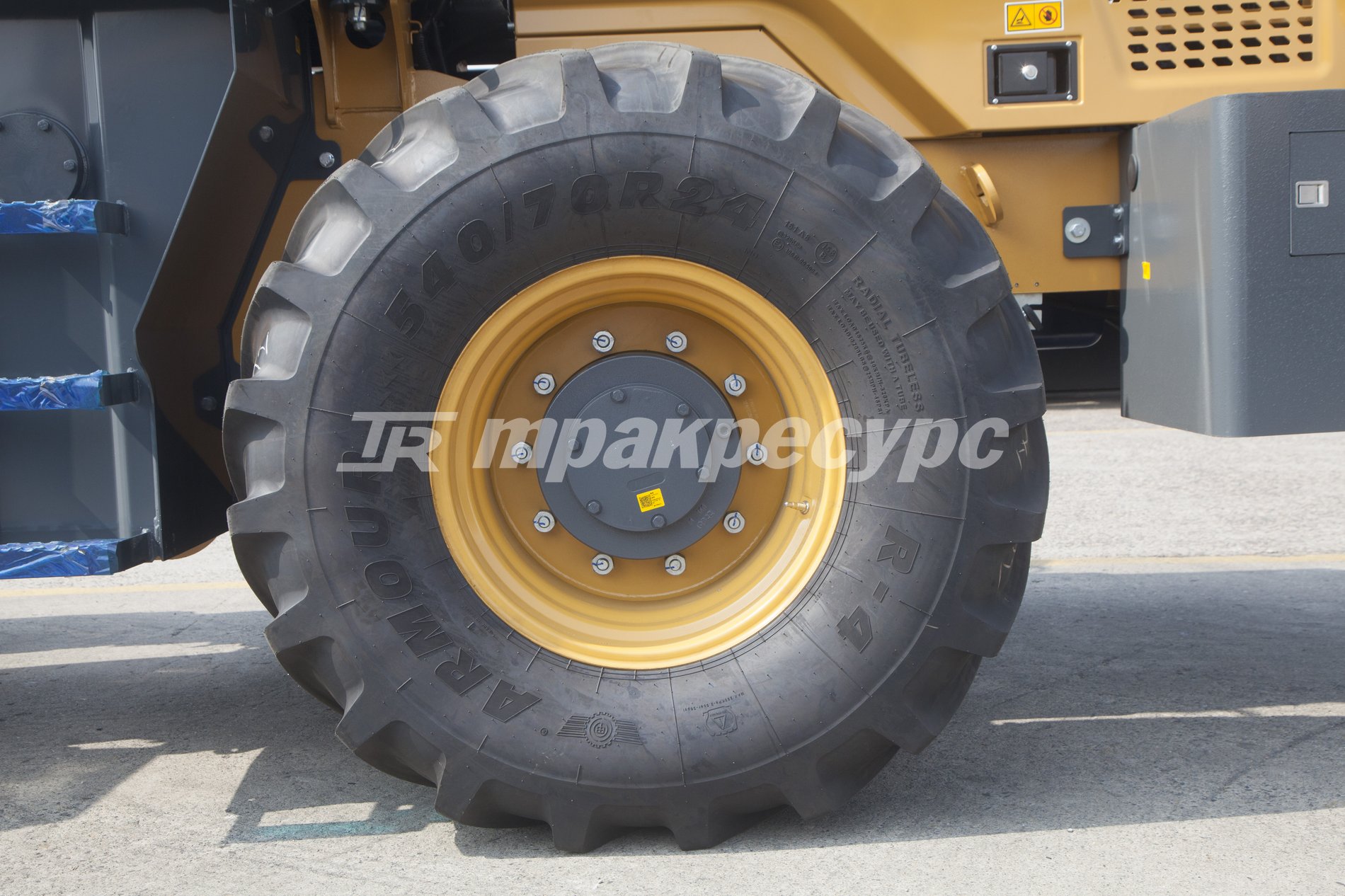 liftnet:gallery:/media/original_images/LG833G-AGRI_9.jpg