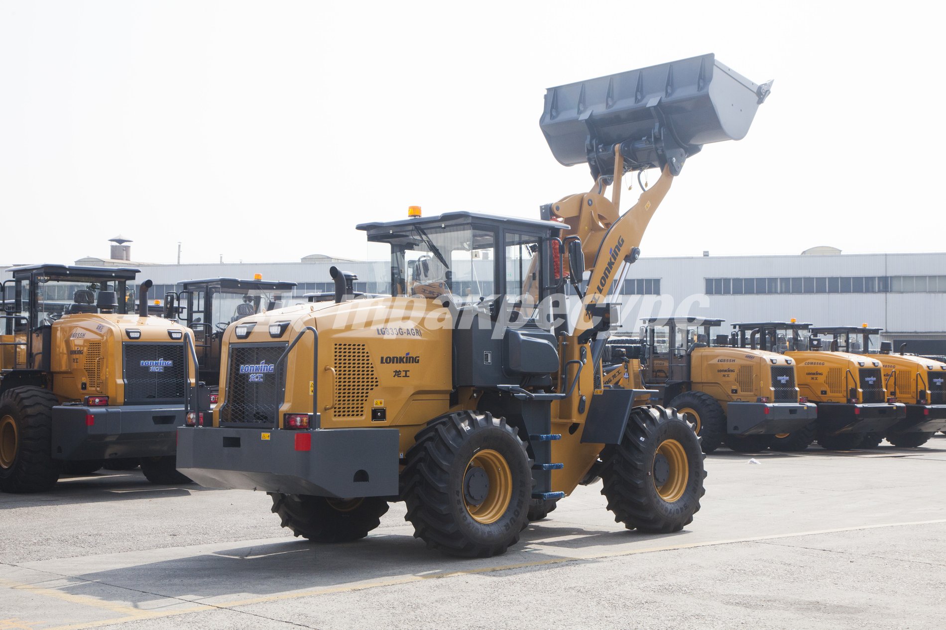 liftnet:gallery:/media/original_images/LG833G-AGRI_6.jpg